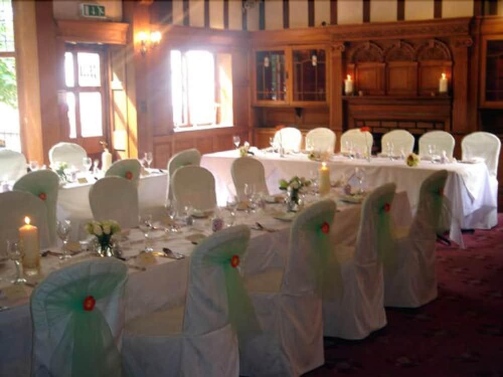 The Amblehurst Hotel Sale Restaurant photo